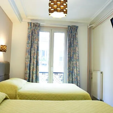 Luxor 2* Issy-les-Moulineaux