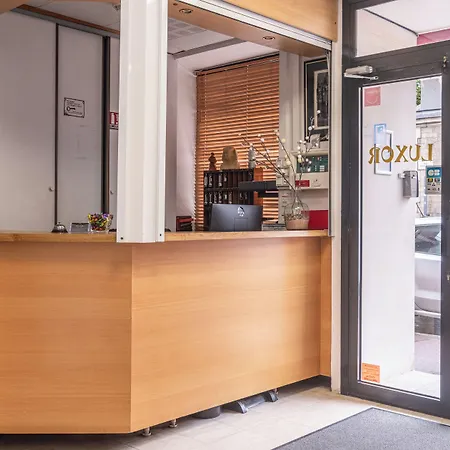 Hotel Luxor Issy-les-Moulineaux