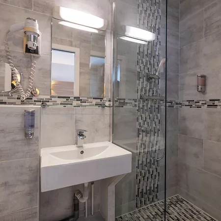 Hotel Luxor Issy-les-Moulineaux