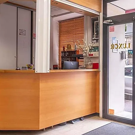 لوكسور فندق